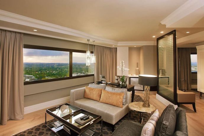 Verified hotel review - Sandton Sun - 1