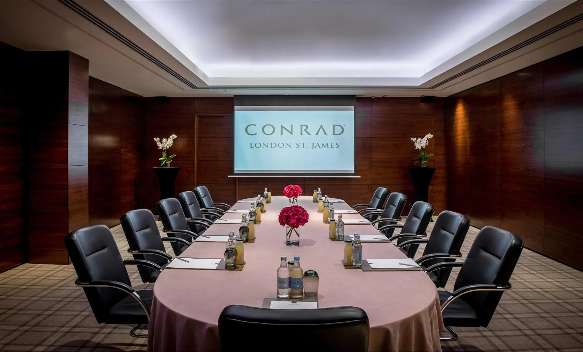 Hotel review Service & Facilities' - Conrad London St James - 0