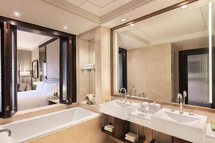 The Ritz-Carlton Abu Dhabi, Grand Canal - 43