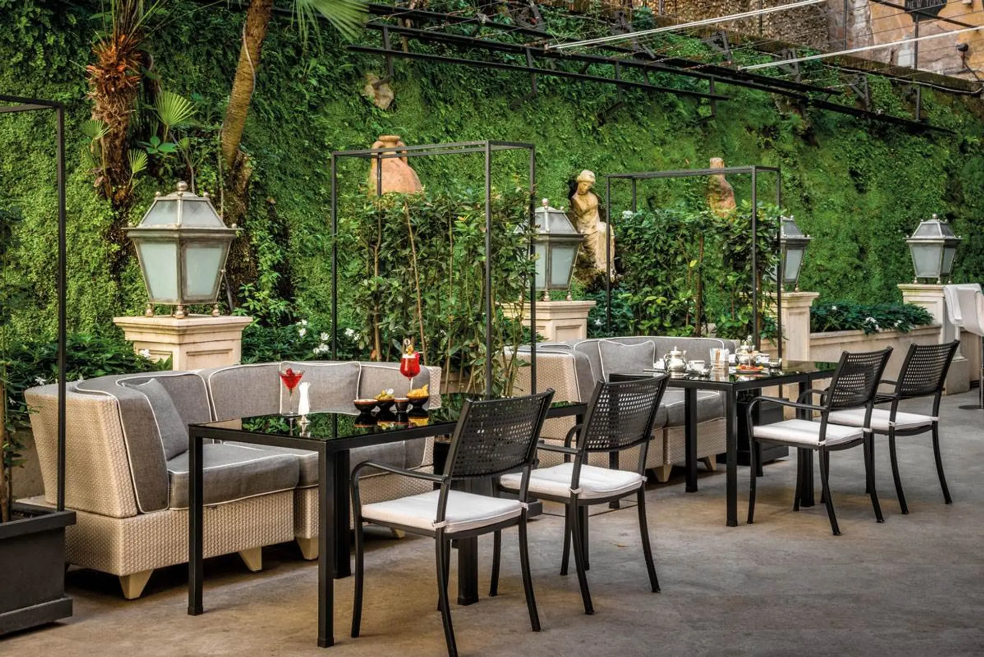 Hotel review Sustainability' - Hassler Roma - 0