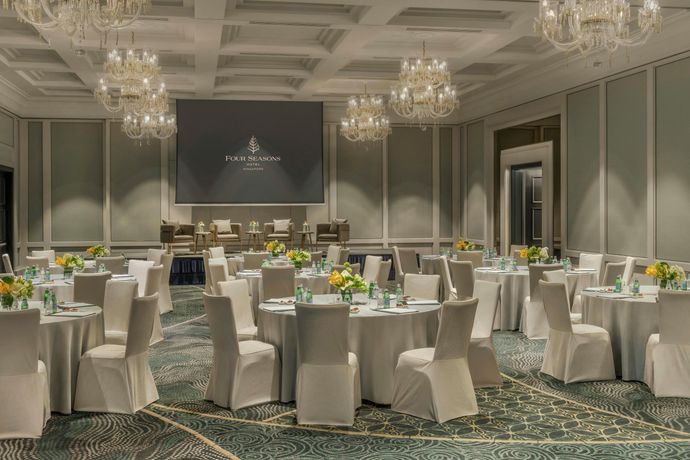 Verified hotel review - Four Seasons Hotel Singapore - 17