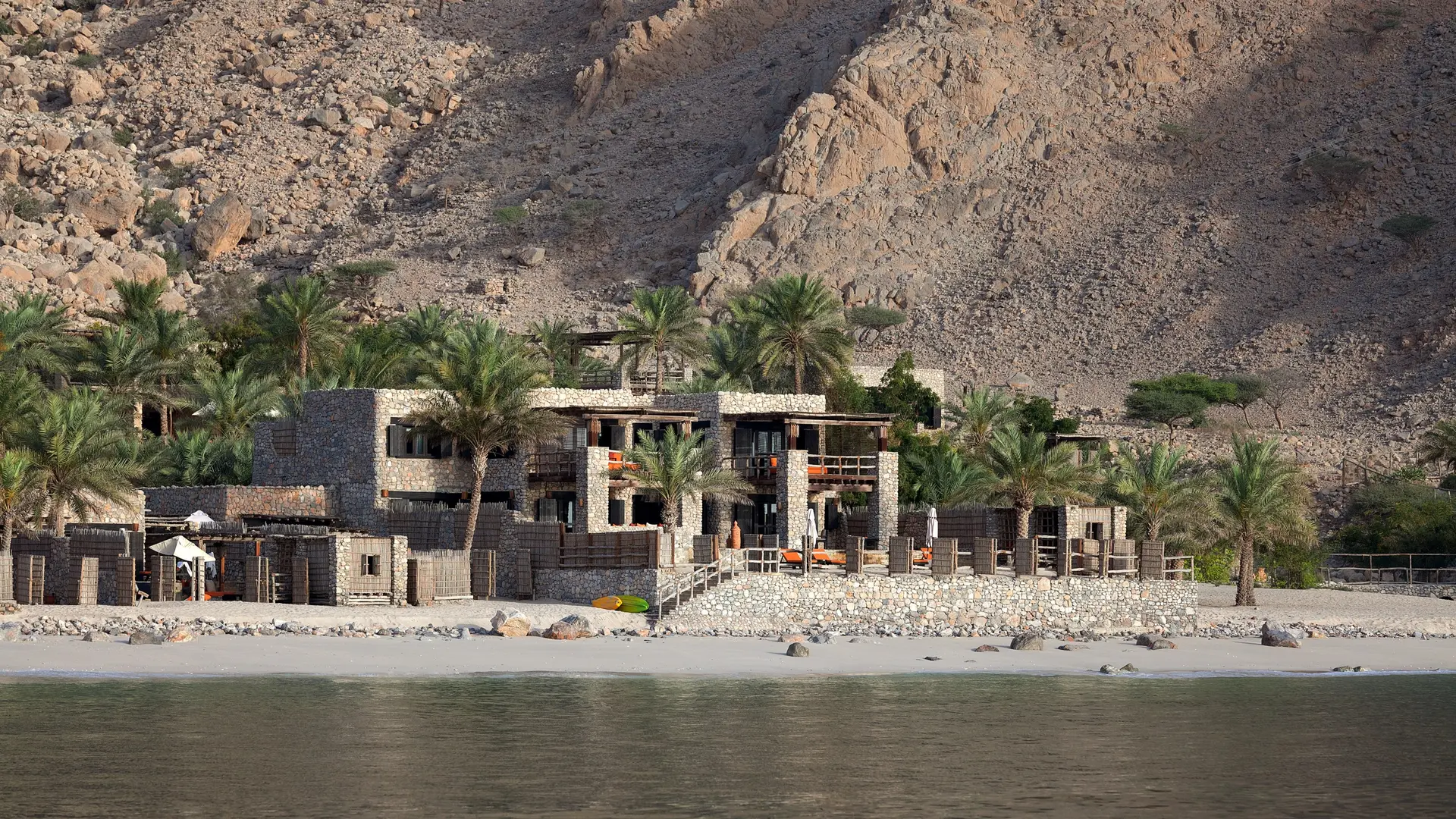 Hotel review Location' - Six Senses Zighy Bay - 4