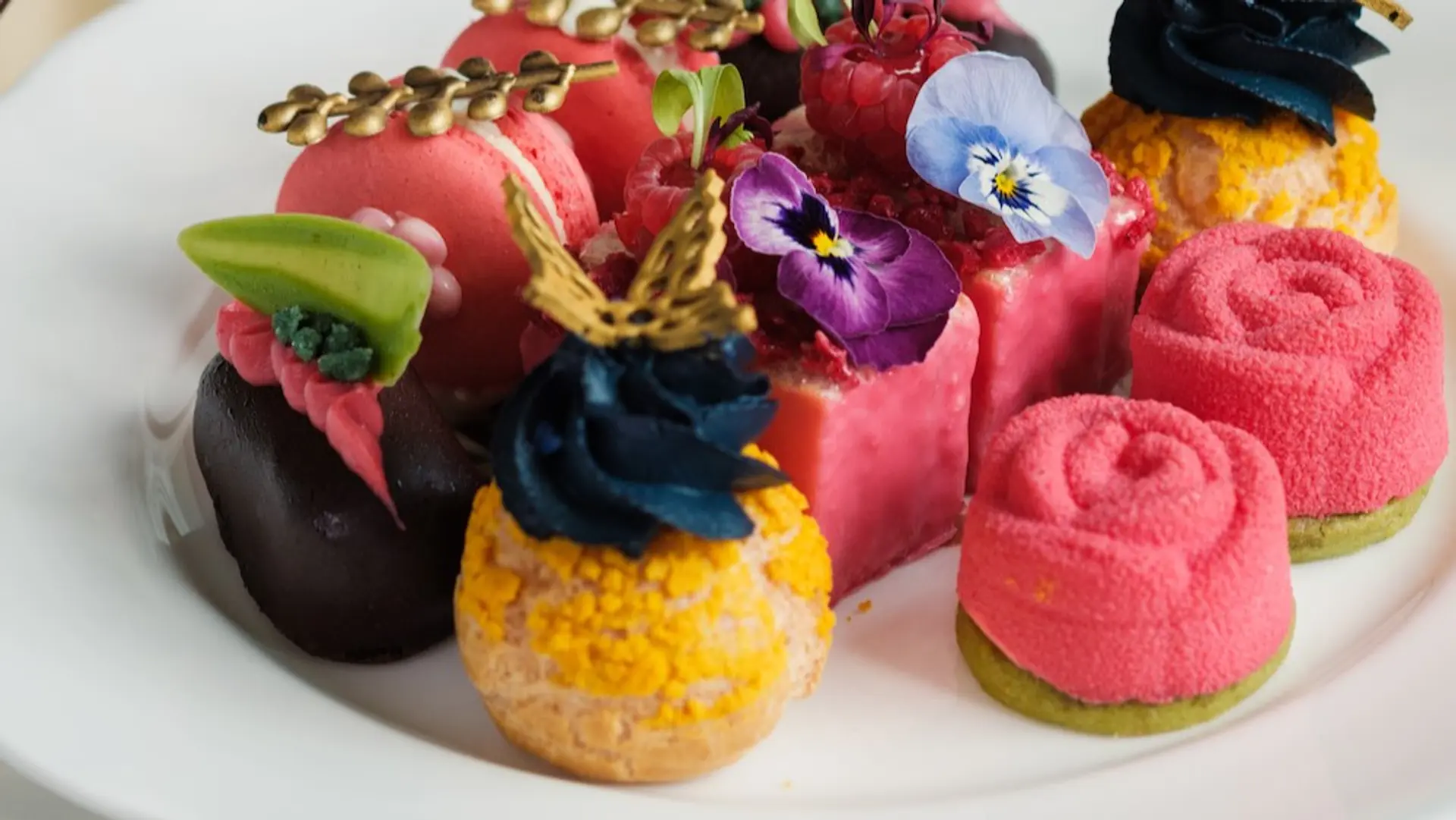 Hotel review Restaurants & Bars' - The Athenaeum Hotel & Residences - 3