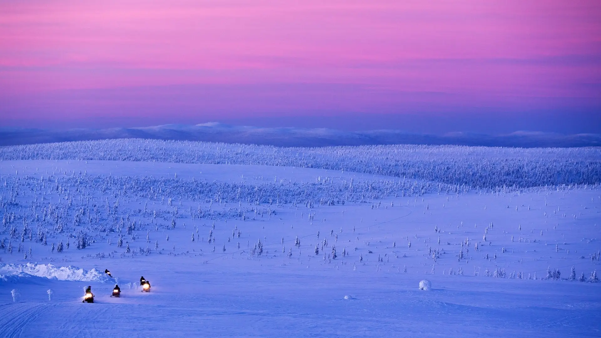 Hotel review Location' - Kakslauttanen Arctic Resort - Igloos and Chalets - 3