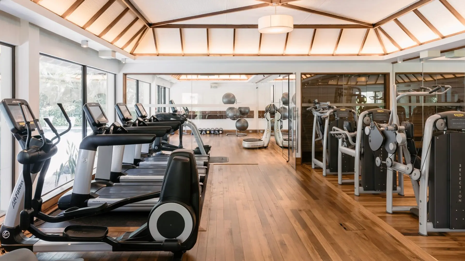 Hotel review Service & Facilities' - Four Seasons Resort Mauritius at Anahita - 5