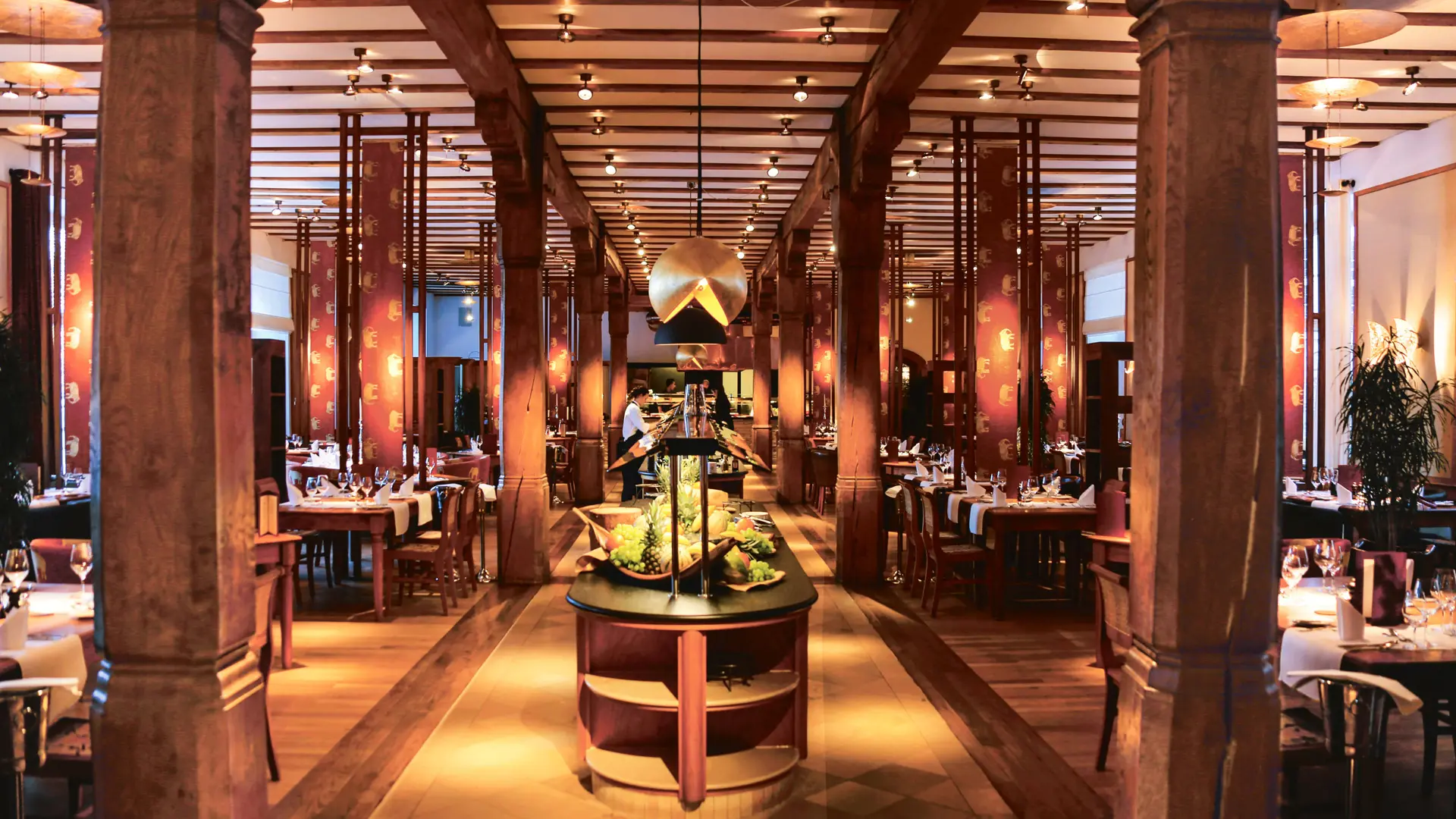 Hotel review Restaurants & Bars' - Schloss Elmau Luxury Spa Retreat & Cultural Hideaway - 2