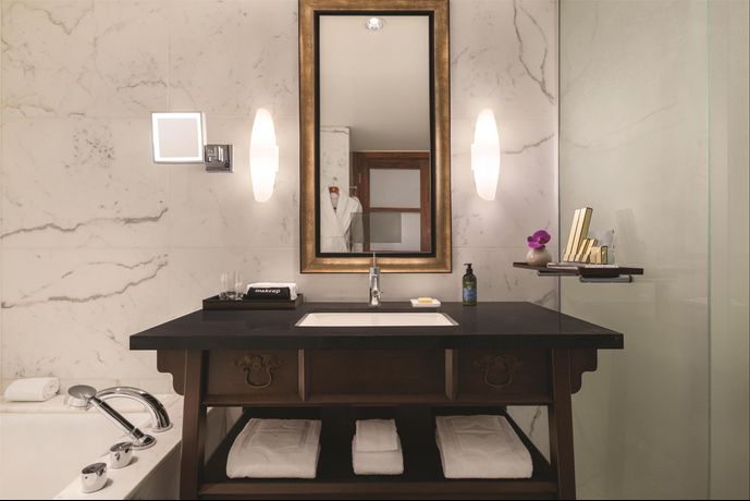 Verified hotel review - Shangri-La Vancouver - 34