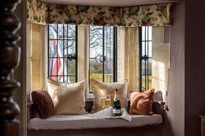 Abbots Grange Manor House - 7