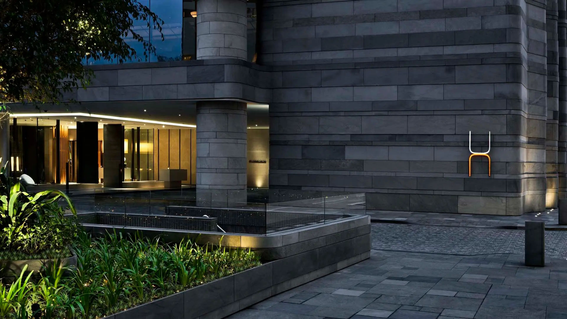 Hotel review Location' - The Upper House - 0