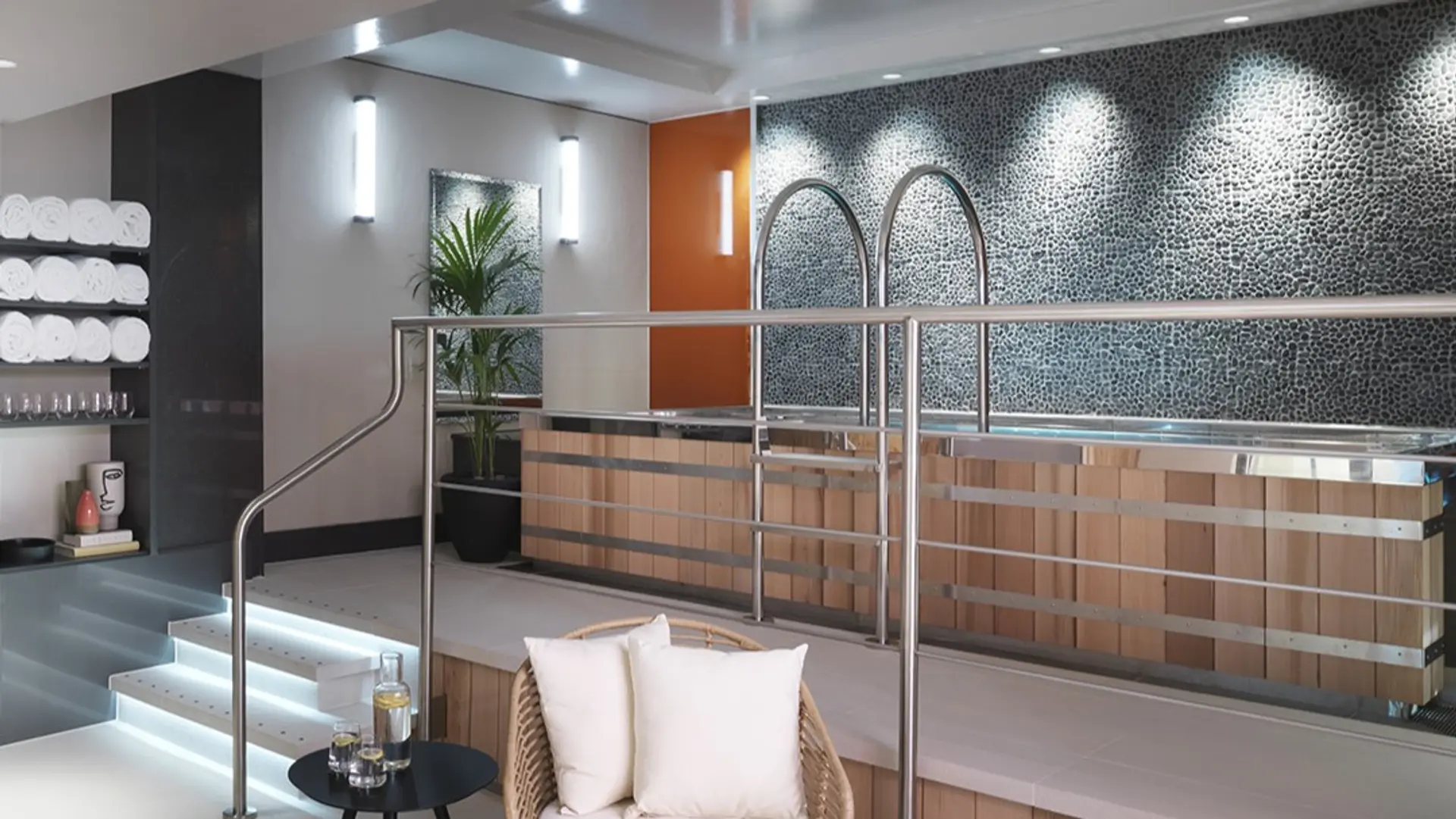 Hotel review Service & Facilities' - The Athenaeum Hotel & Residences - 2