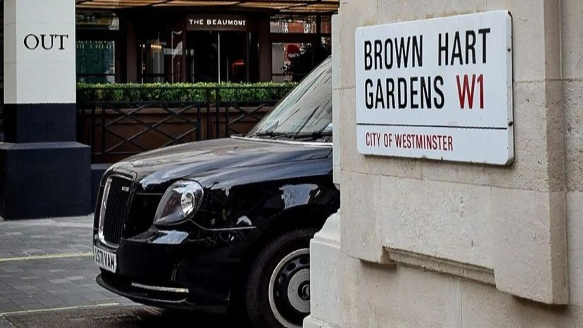 Hotel review Location' - The Beaumont Hotel - 0