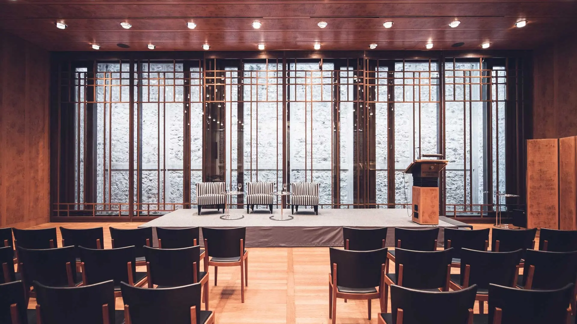 Hotel review Service & Facilities' - Widder Hotel - 3