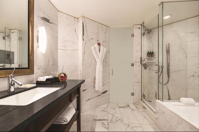 Verified hotel review - Shangri-La Vancouver - 21