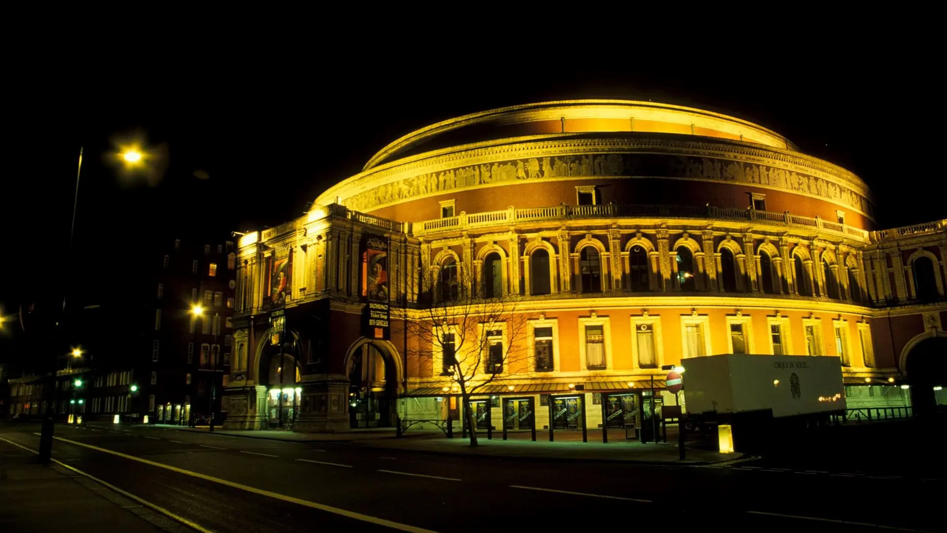 Hotel review Location' - The Milestone Hotel & Residences - 2