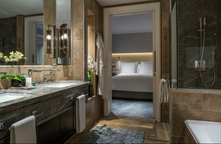 Verified hotel review - Four Seasons Hotel Singapore - 49