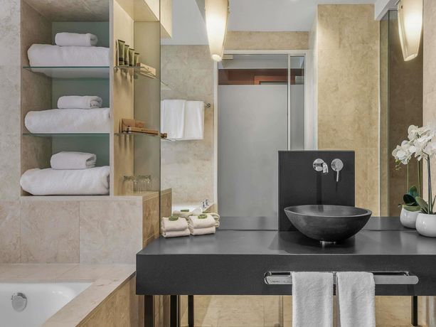 Verified hotel review - Peppers Waymouth Hotel - 58