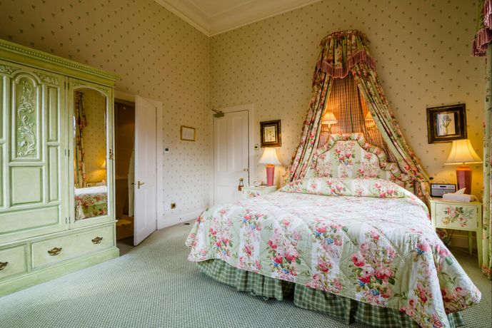 Inverlochy Castle - 37