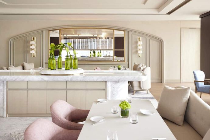 Verified hotel review - Four Seasons Hotel Tokyo at Marunouchi - 12