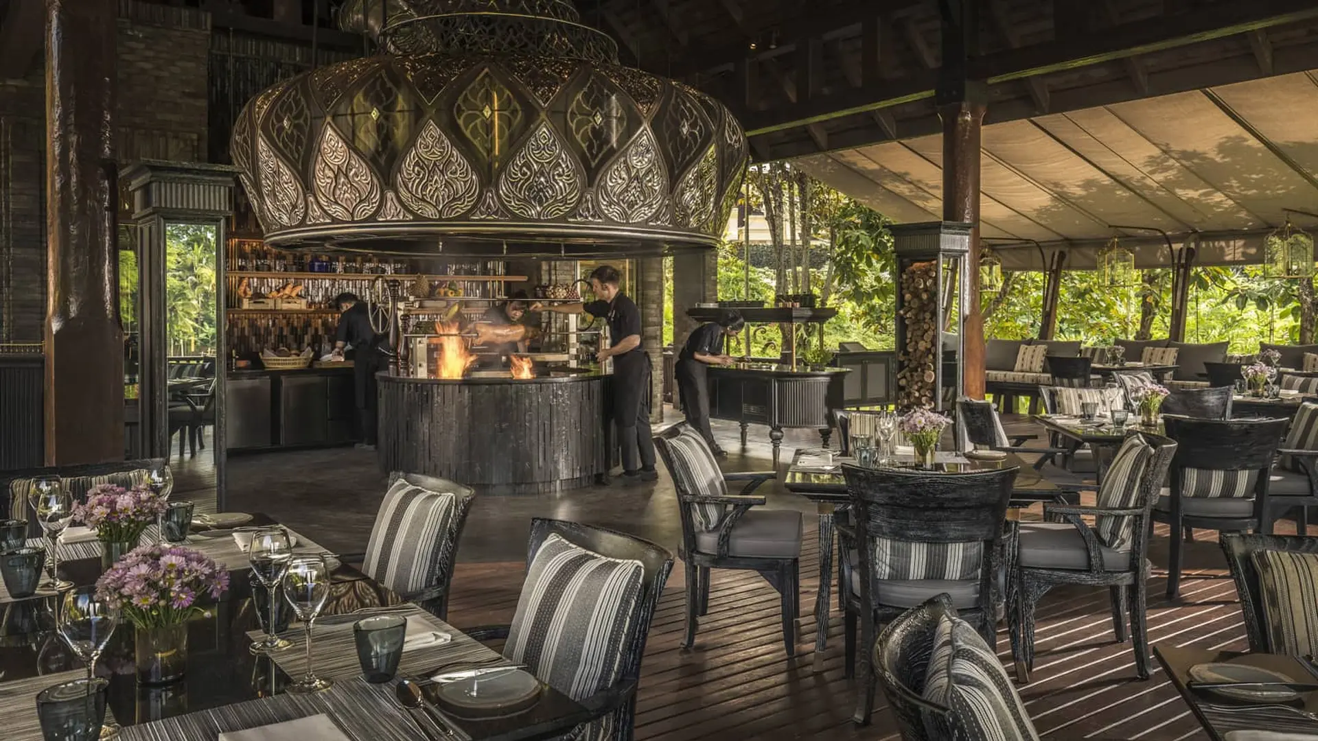 Hotel review Restaurants & Bars' - Four Seasons Resort Chiang Mai - 2