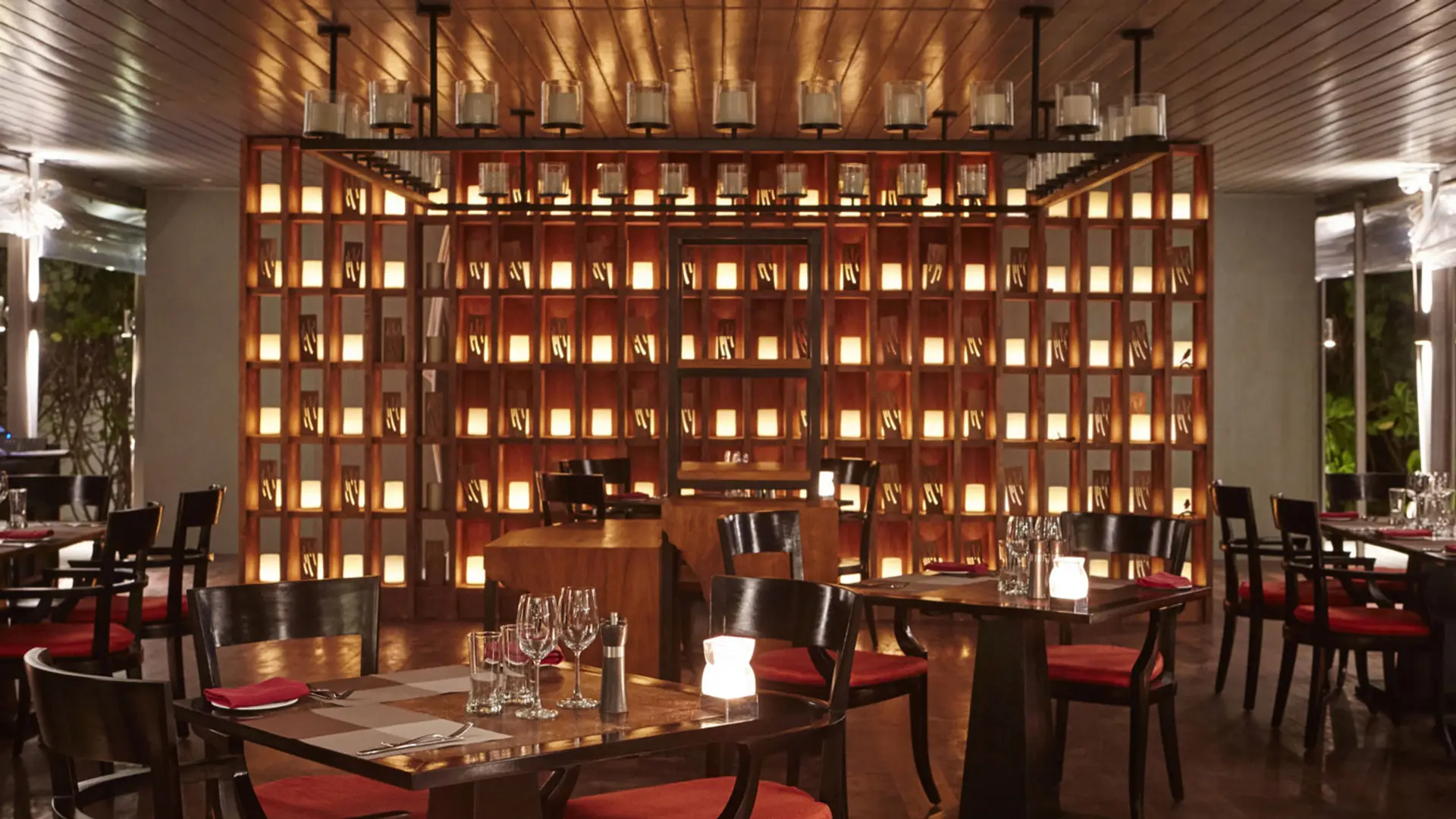 Hotel review Restaurants & Bars' - LUX* South Ari Atoll - 0