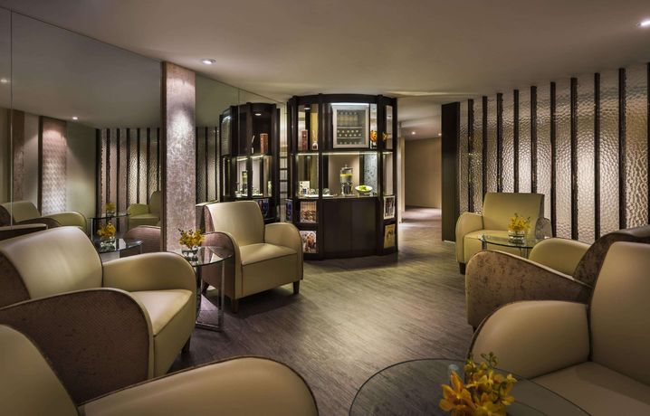 Verified hotel review - The Fullerton Hotel Singapore - 17