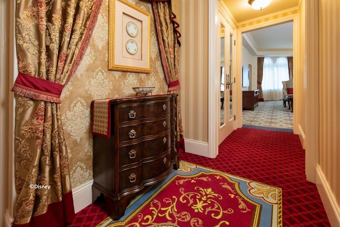 Hong Kong Disneyland Hotel