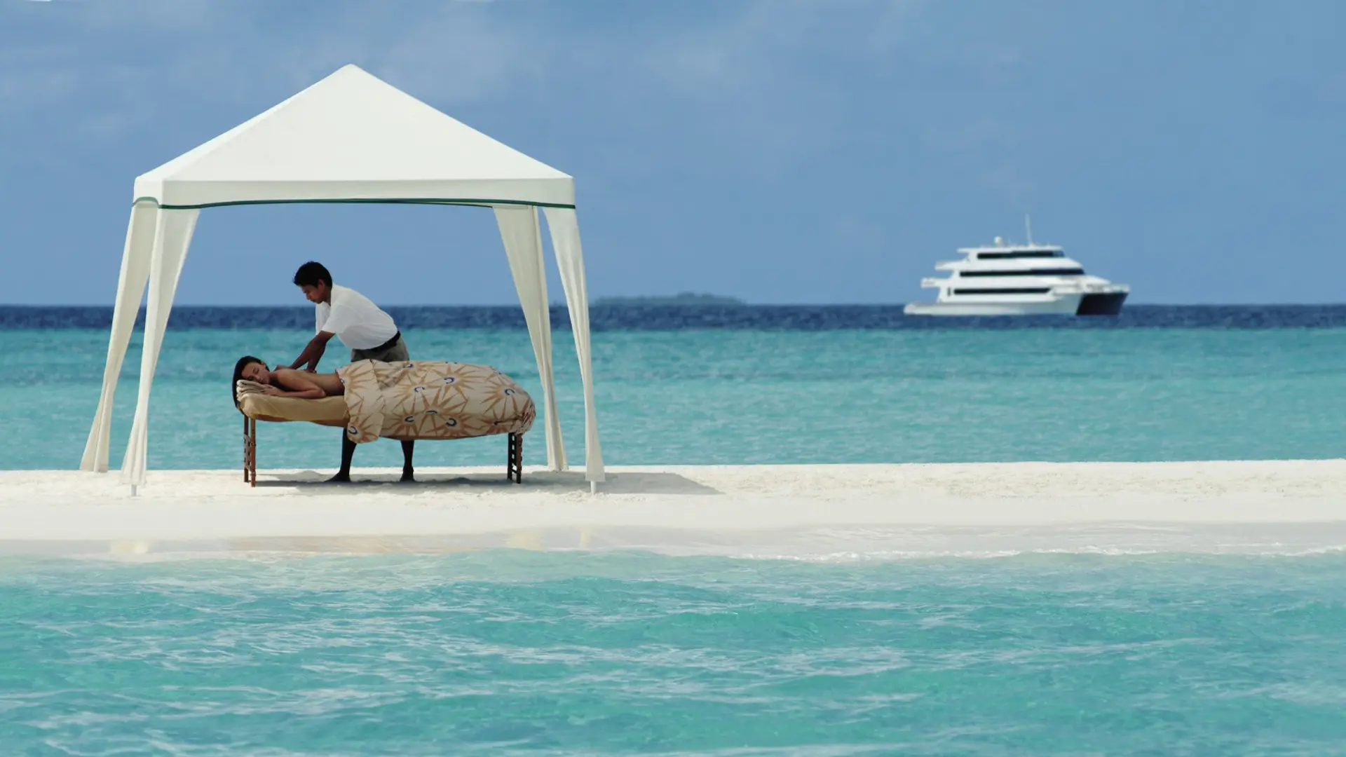 Review of Four Seasons Explorer Maldives - 12