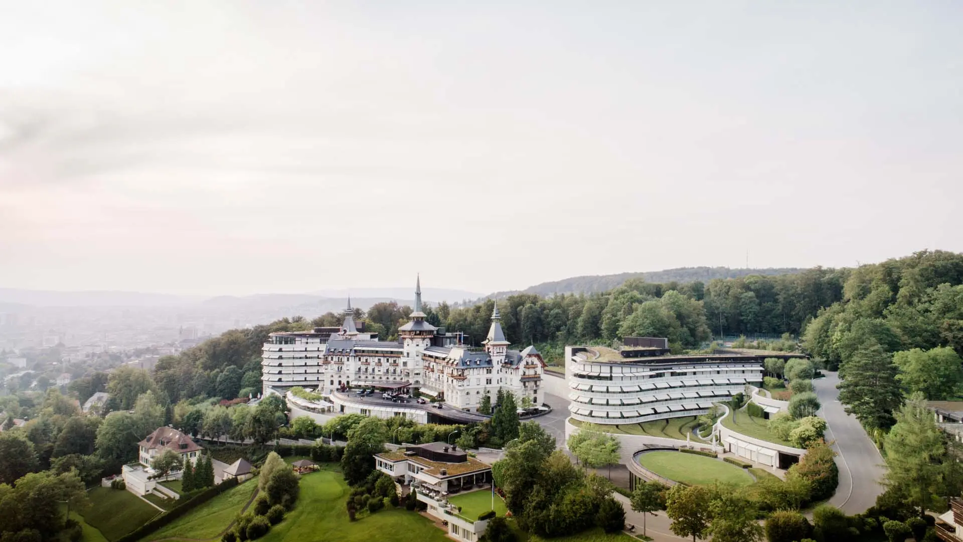 Hotel review Location' - The Dolder Grand - 4