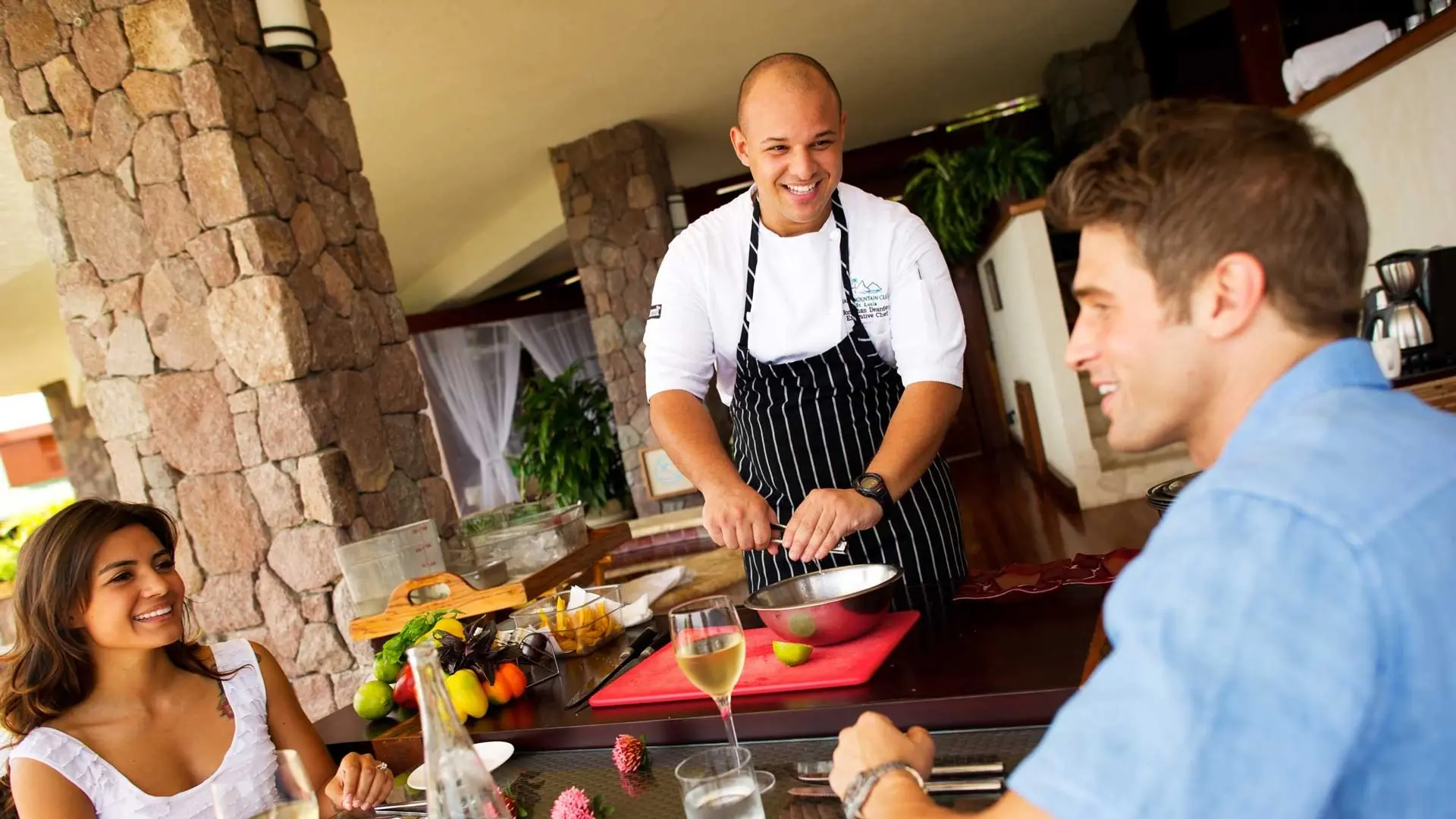 Hotel review Restaurants & Bars' - Jade Mountain - 3