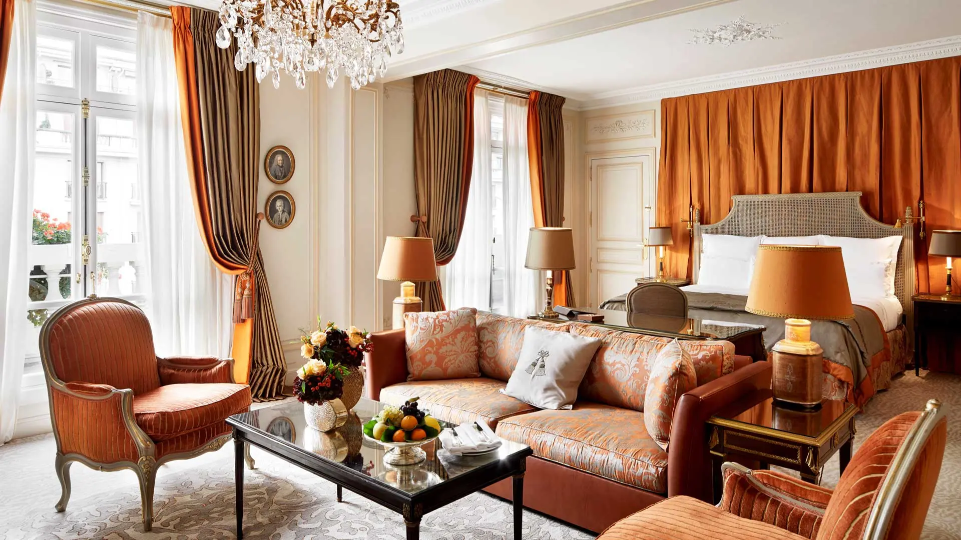 Hotel review Accommodation' - Hôtel Plaza Athénée Paris - 11