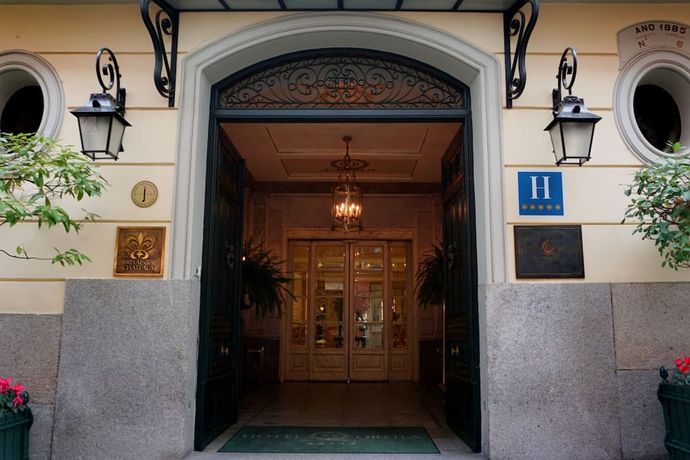 Verified hotel review - Relais & Châteaux Orfila - 30