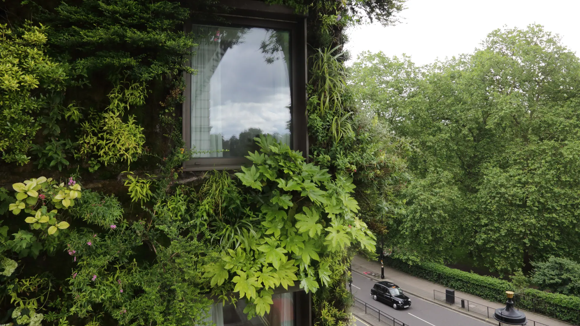 Hotel review What We Love' - The Athenaeum Hotel & Residences - 6