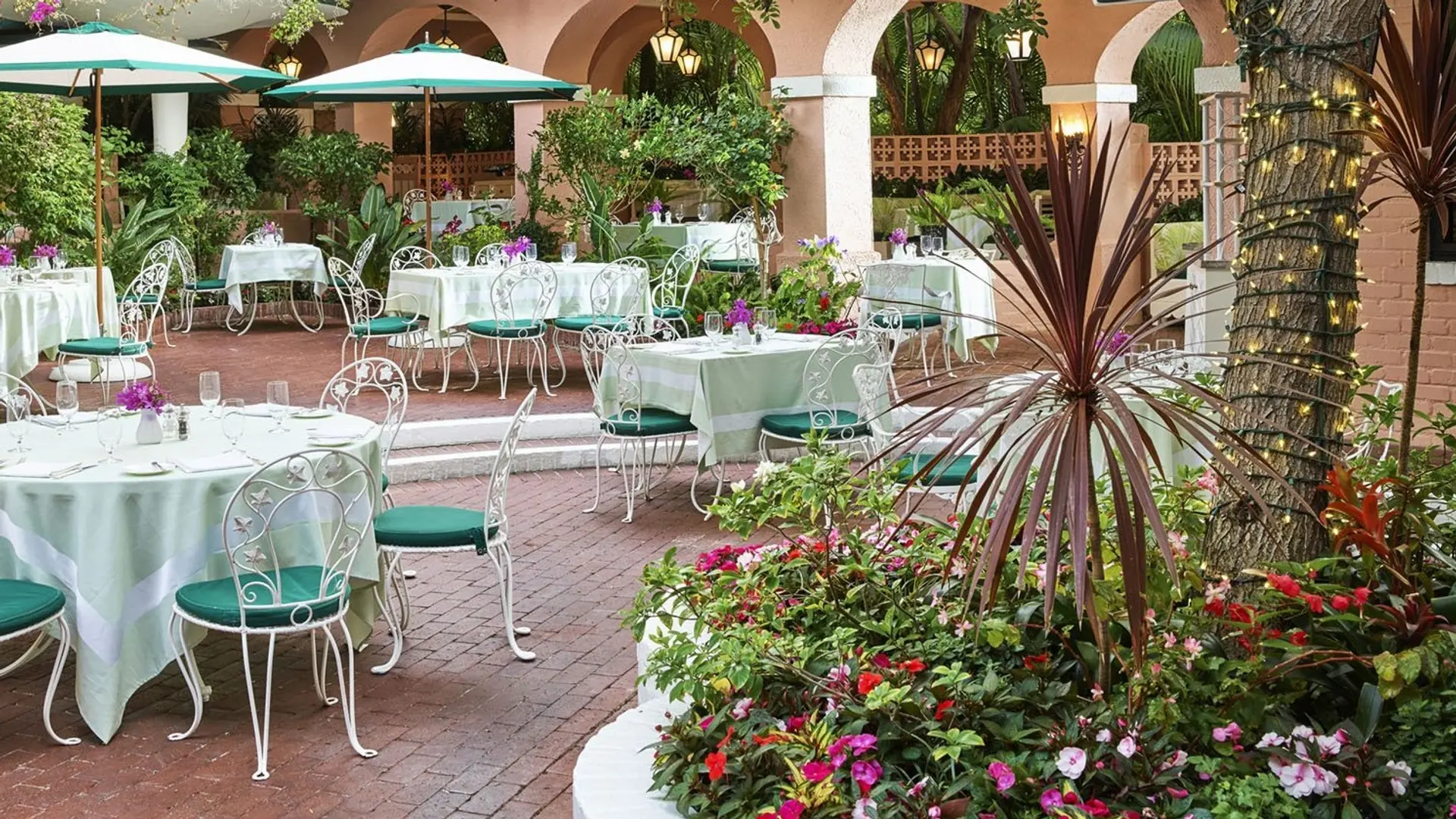 Hotel review What We Love' - The Beverly Hills Hotel - 1