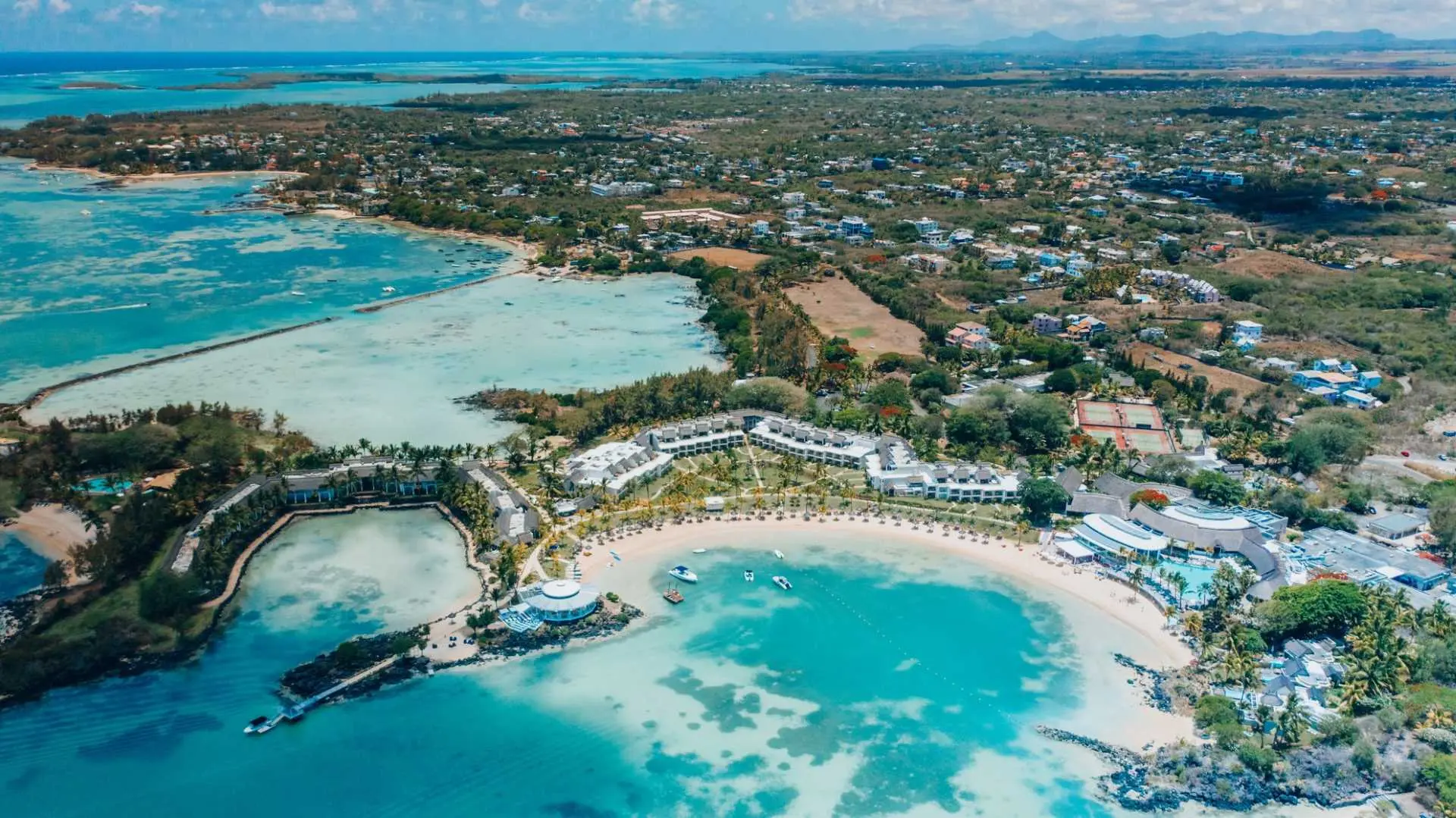 Hotel review Location' - LUX* Grand Gaube - 2