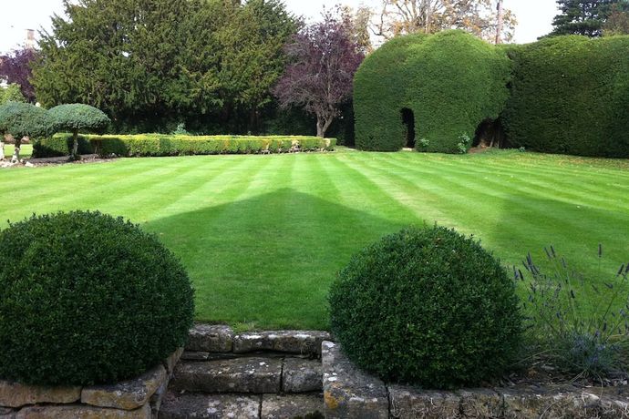 Abbots Grange Manor House - 3