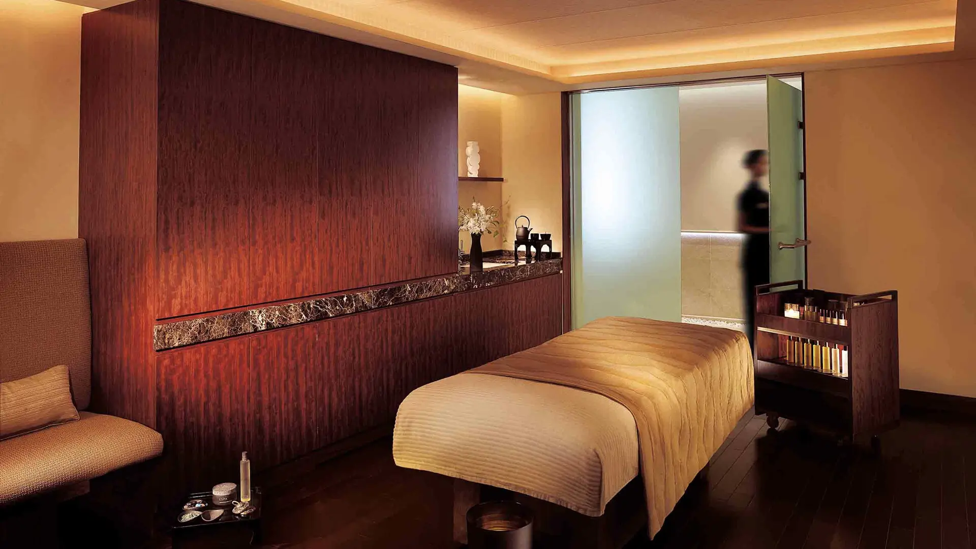 Hotel review Service & Facilities' - The Peninsula Tokyo - 4