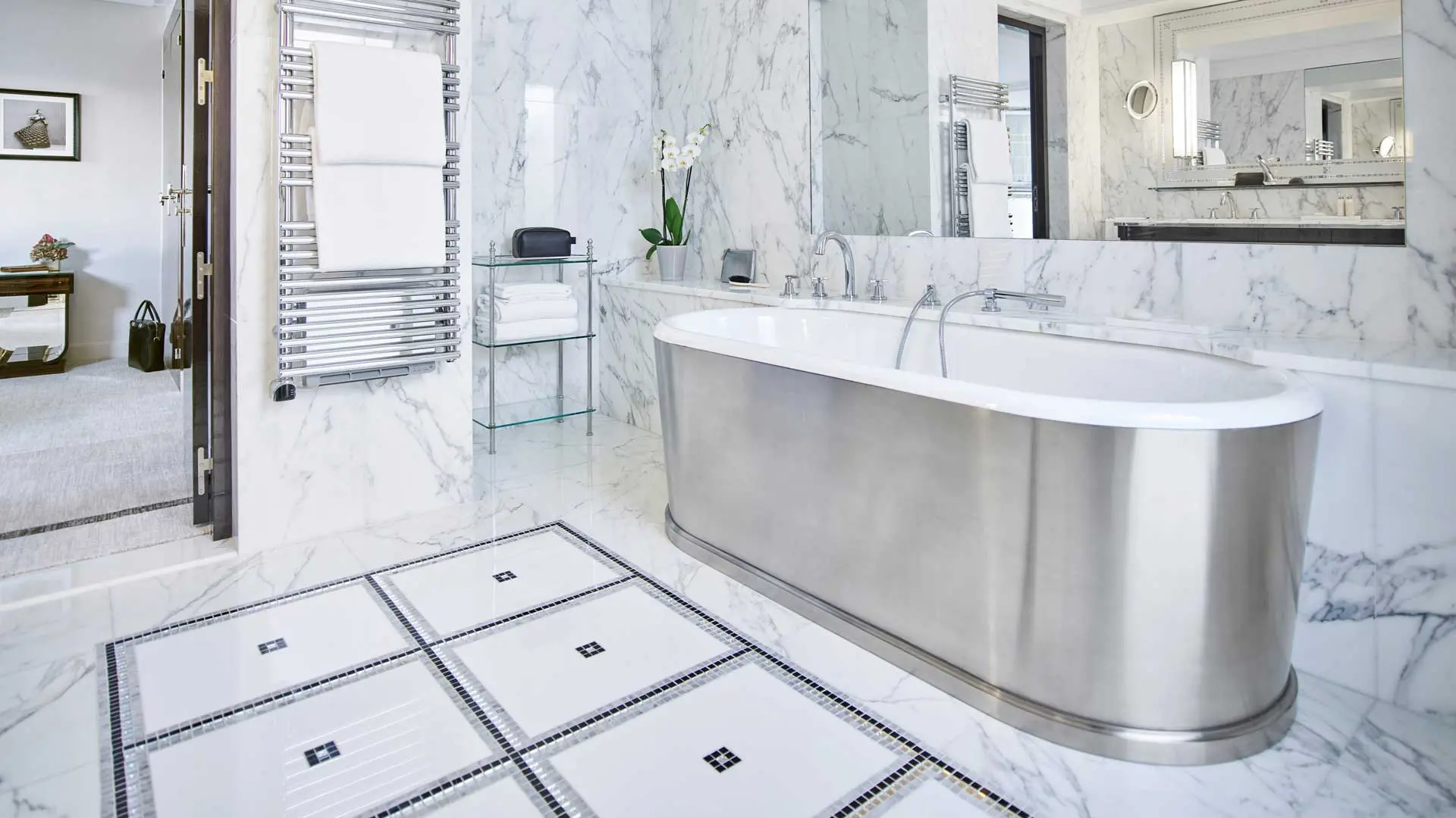 Hotel review Accommodation' - Hôtel Plaza Athénée Paris - 25