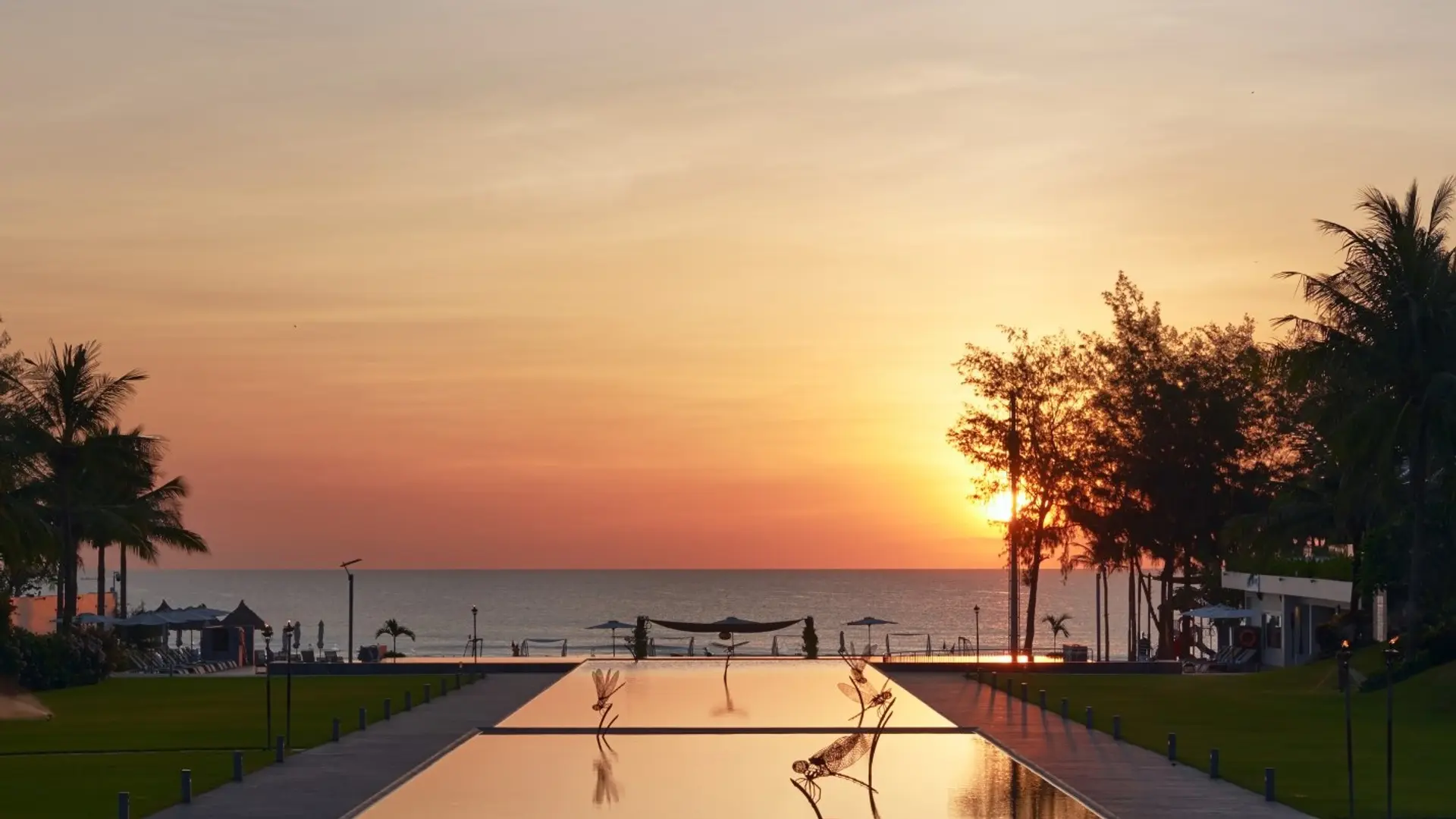 Hotel review Location' - Pullman Danang Beach Resort - 4