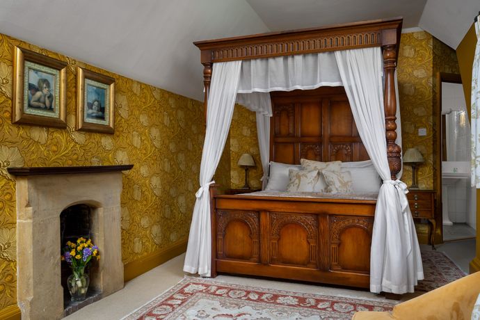 Abbots Grange Manor House - 39