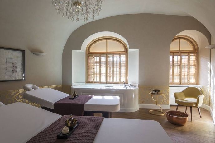 Verified hotel review - Four Seasons Hotel Prague - 5