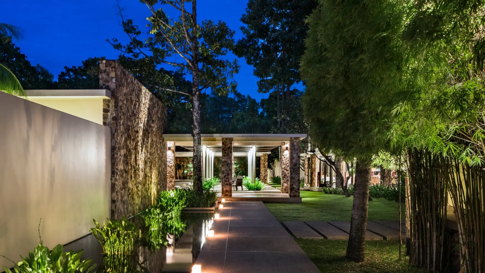 Hotel review Restaurants & Bars' - Amansara - 3