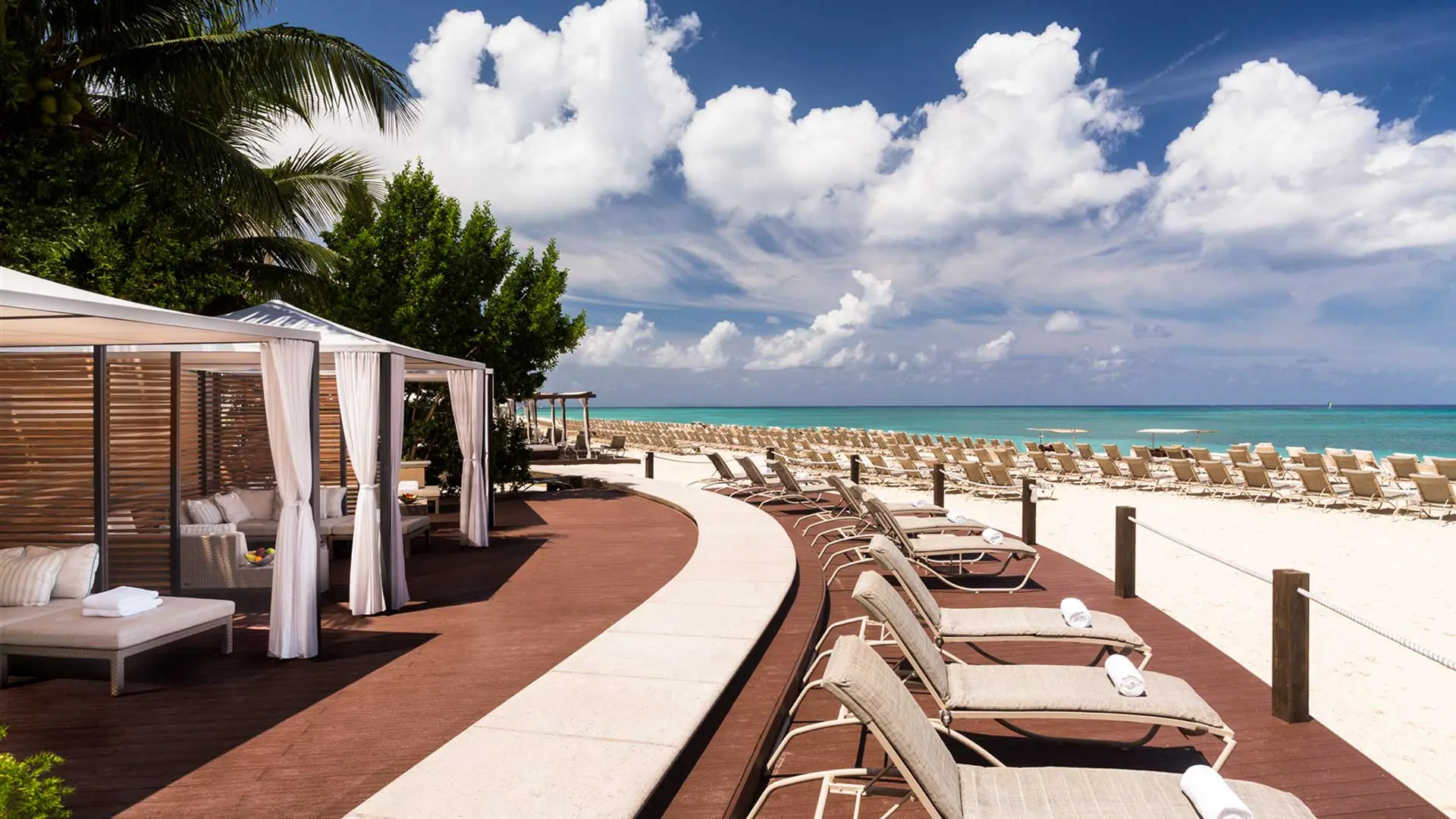 Hotel review Location' - The Ritz-Carlton, Grand Cayman - 2