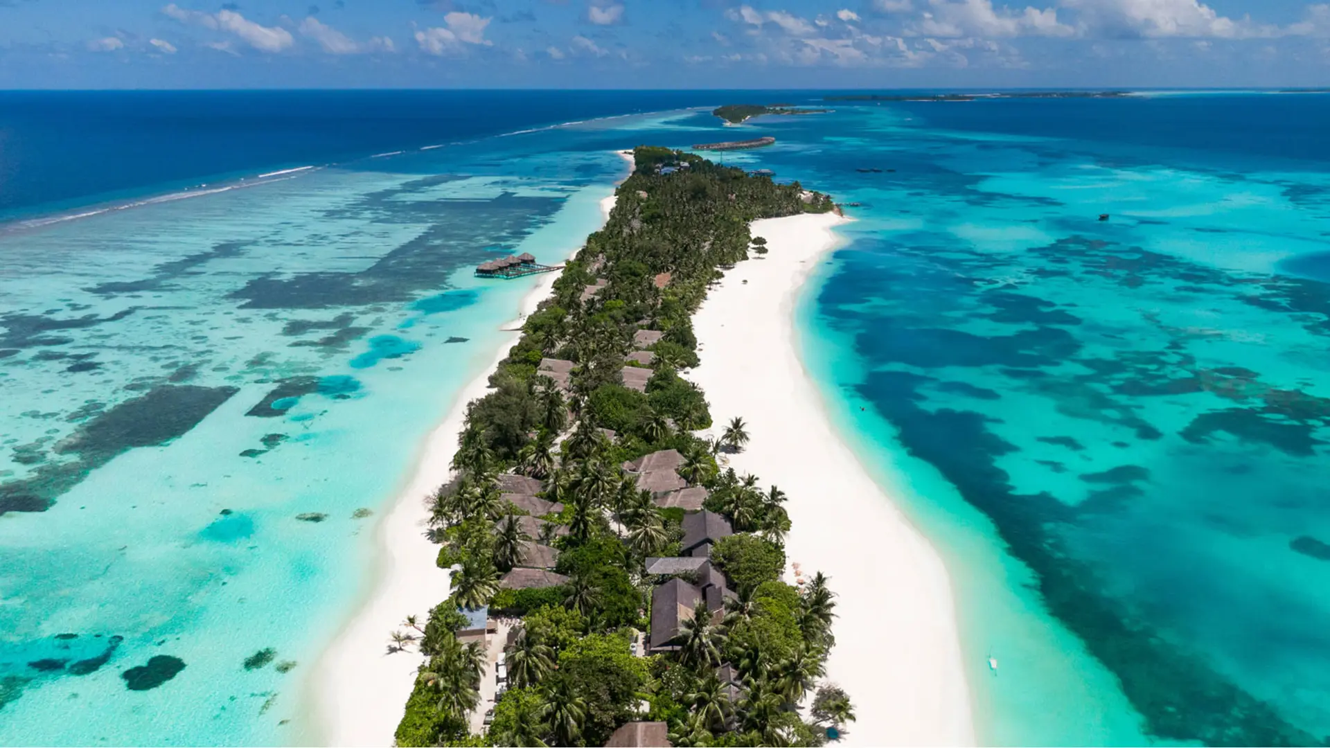 Hotel review Location' - LUX* South Ari Atoll - 2