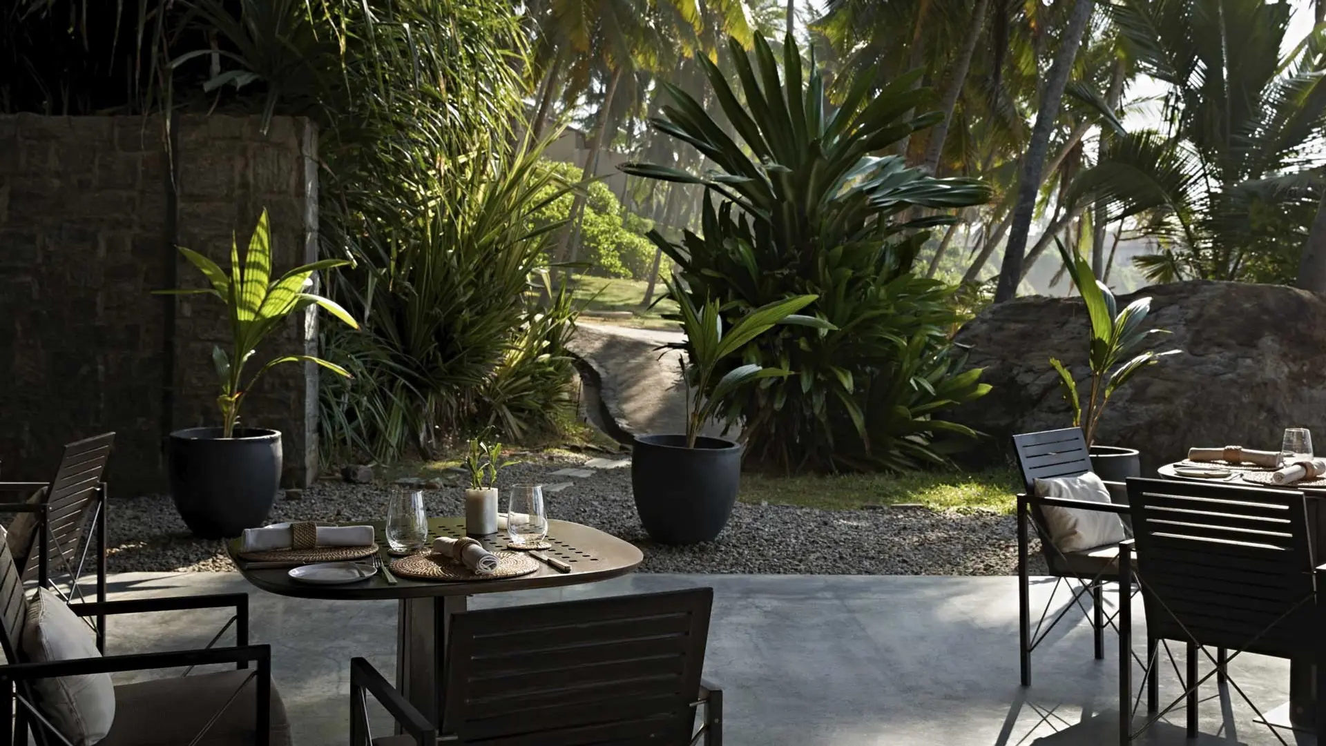 Hotel review Restaurants & Bars' - Amanwella - 2