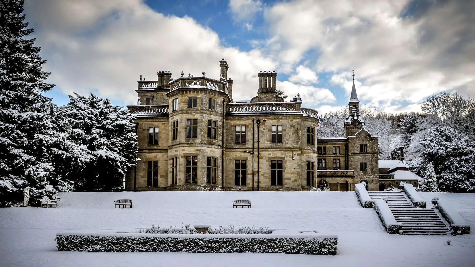 Hotel review Location' - Palé Hall Hotel & Restaurant - 1