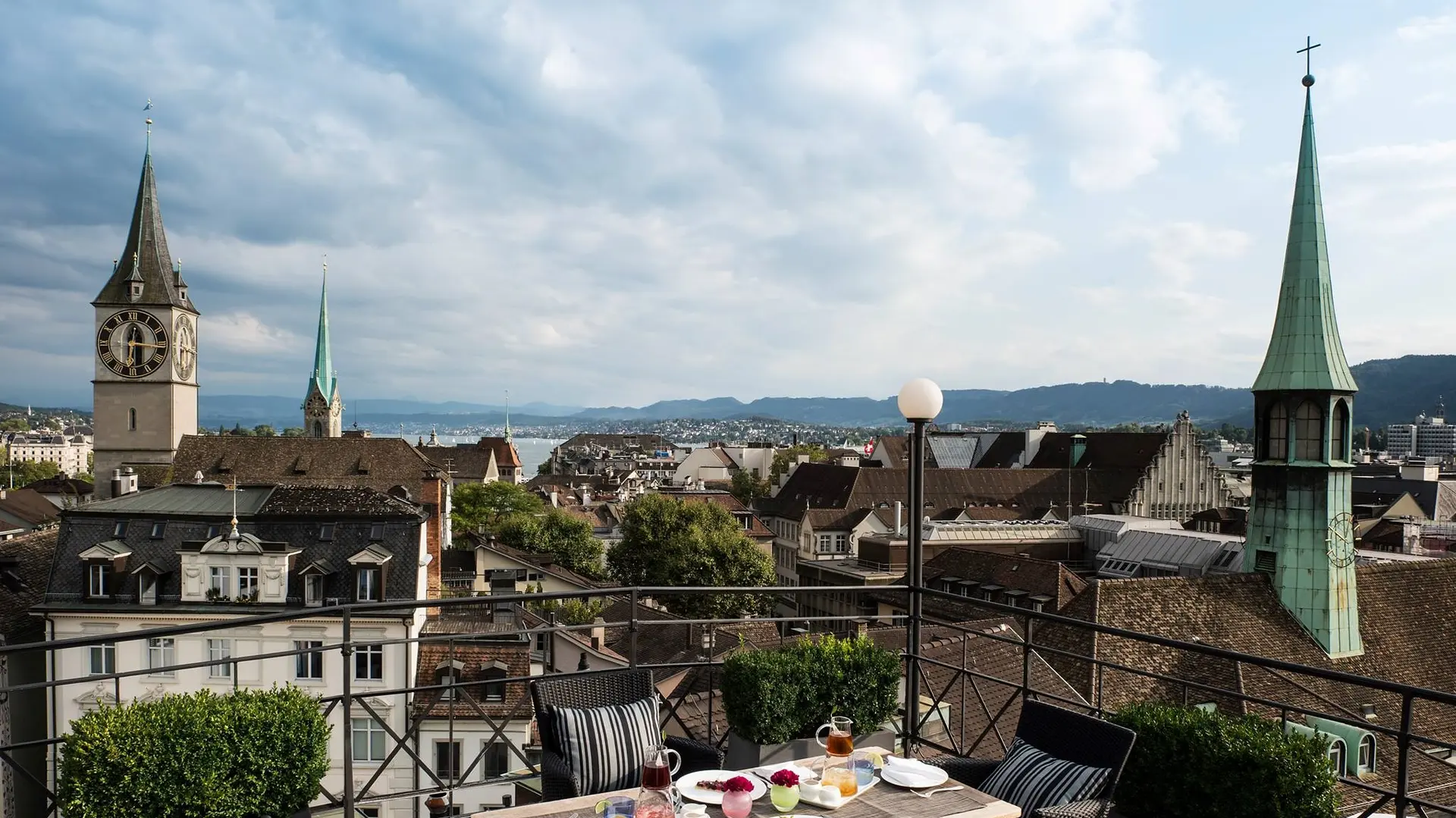 Hotel review Location' - Widder Hotel - 0