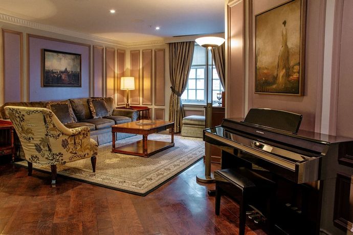 Verified hotel review - Windsor Arms Hotel - 1