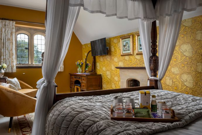 Abbots Grange Manor House - 36