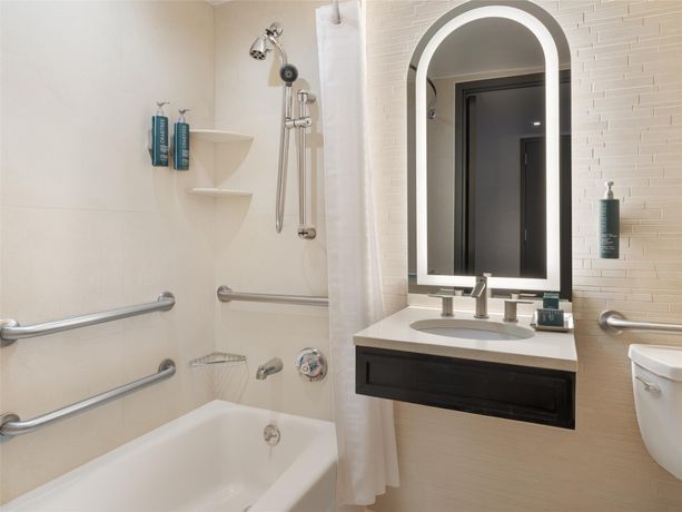 Verified hotel review - Hilton New York Fashion District - 38