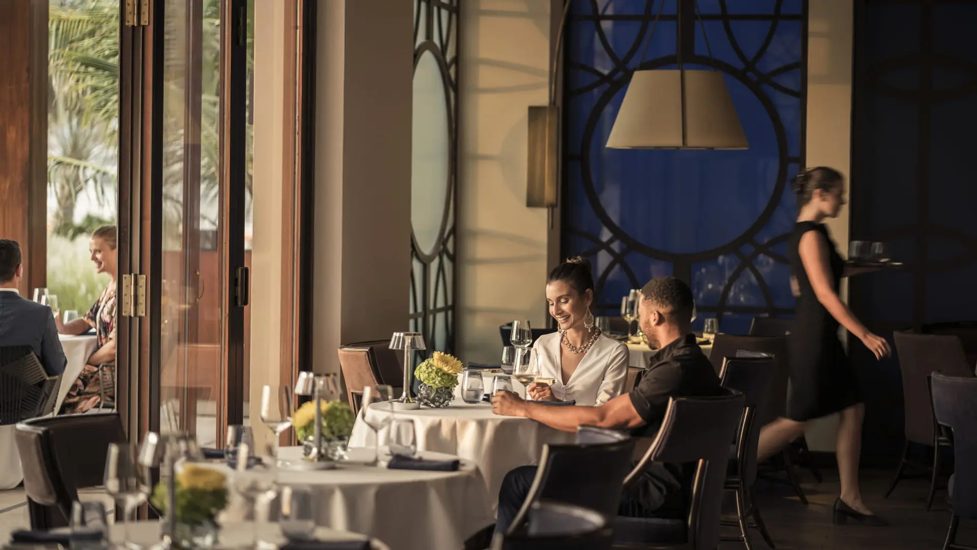 Hotel review Restaurants & Bars' - Four Seasons Resort Dubai at Jumeirah Beach - 3